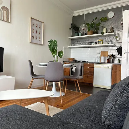 Apartment Point