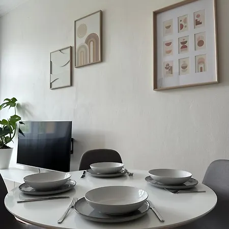 Apartment Point *